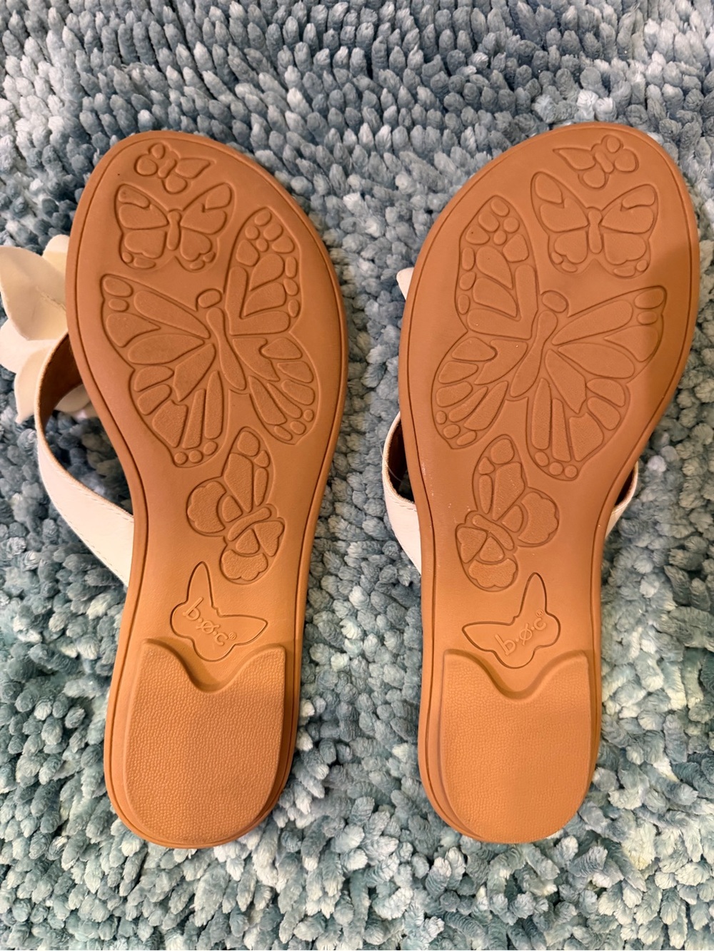 boc White Floral Thong Sandals - Picture 2 of 4